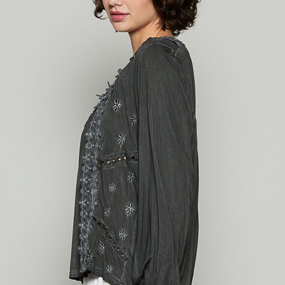 Black Bernice Floral Embroidery Woven Top by POL - Picture 4 of 4